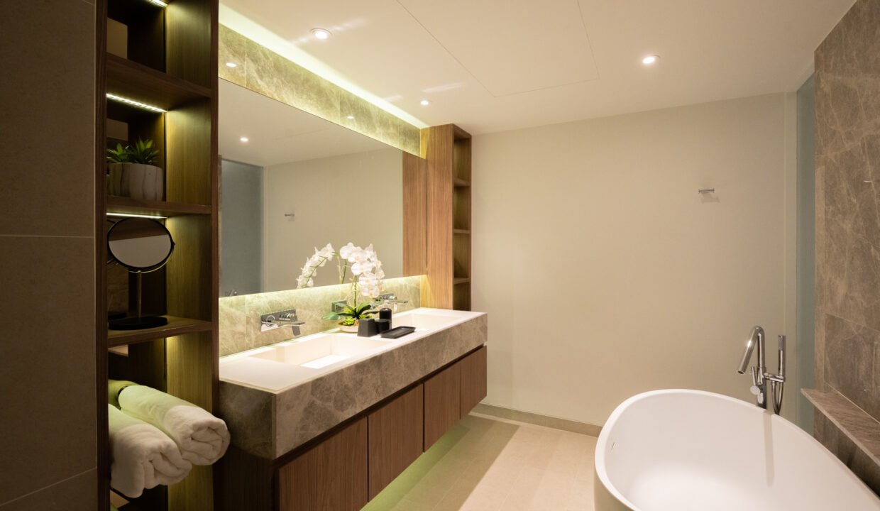 Guest Bedroom_s Bathroom(2)