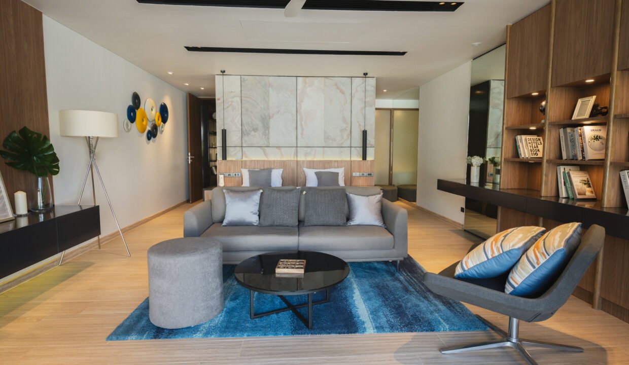 Master Bedroom_s Living Area(1)